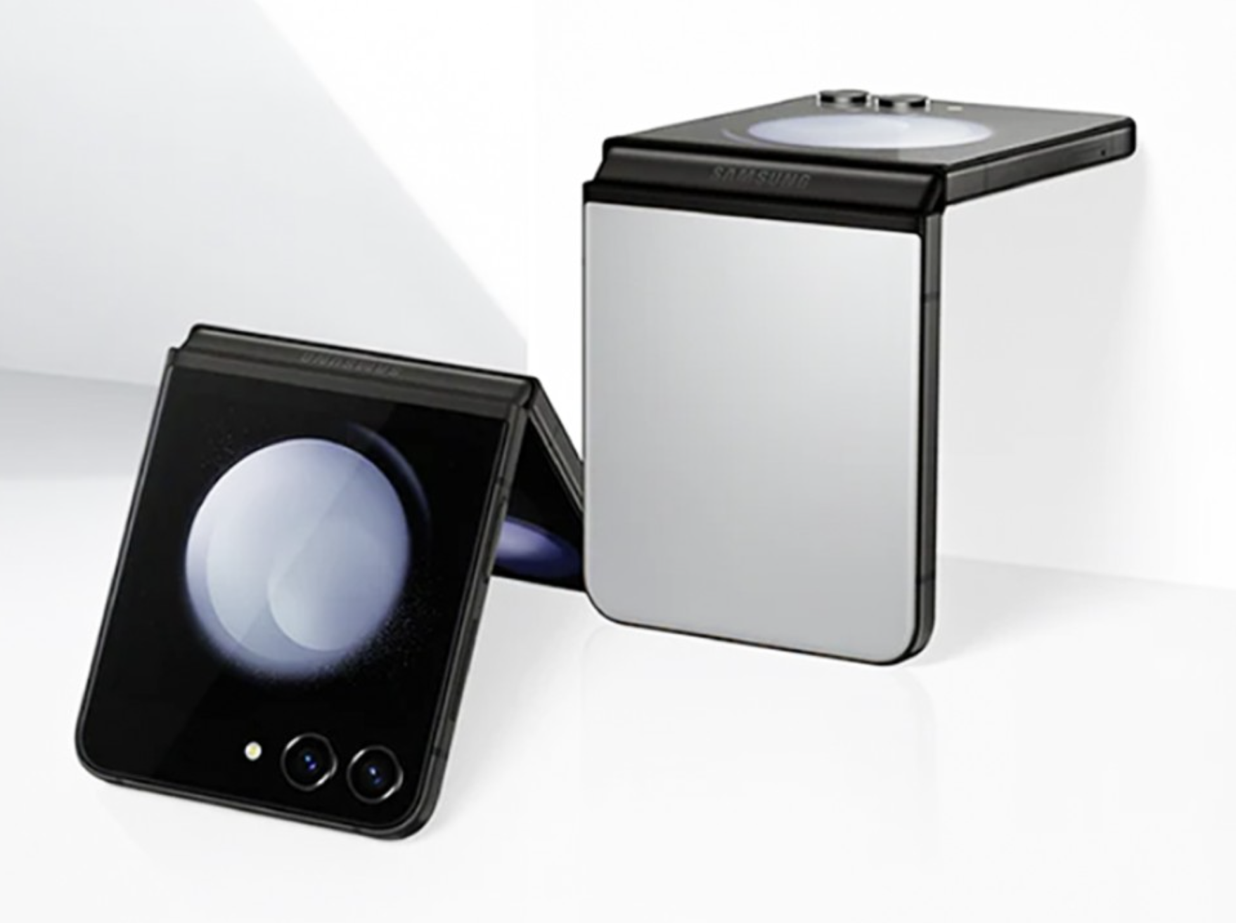 갤럭시 Z 플립6 콘텐츠 내용 중, 갤럭시 Z 플립6의 예상 카메라를 보여주는 이미지입니다.