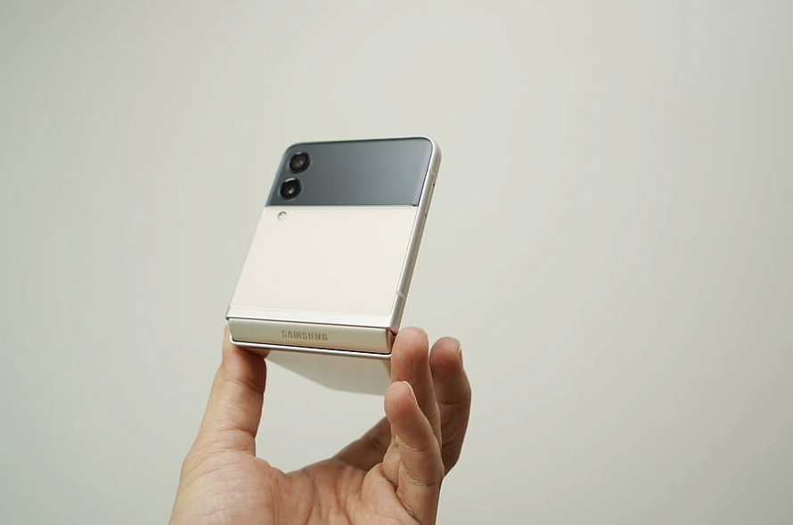 갤럭시 Z플립4 예상 모습